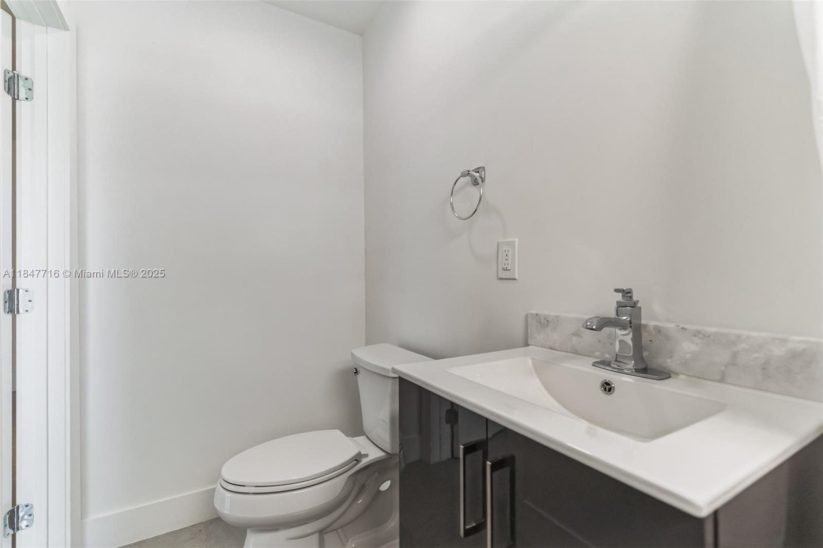 COUNTRY CLUB ESTATES SEC - Residential