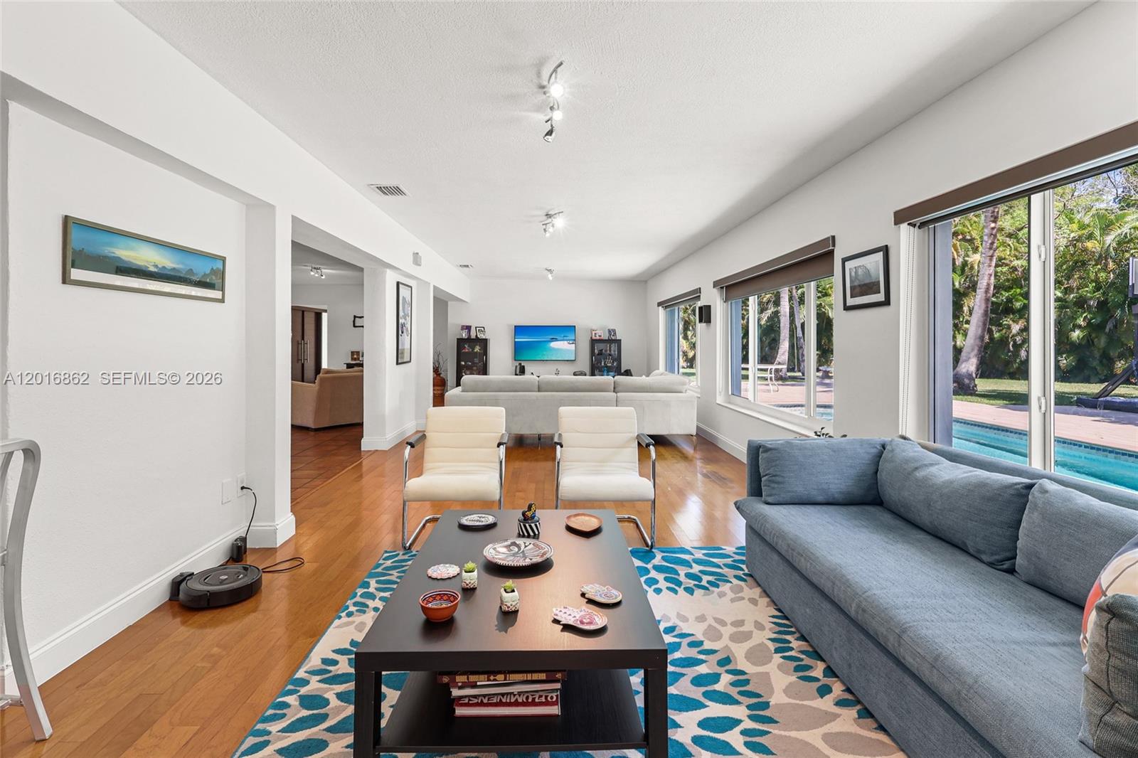 VILLAGE GROVE - Residential