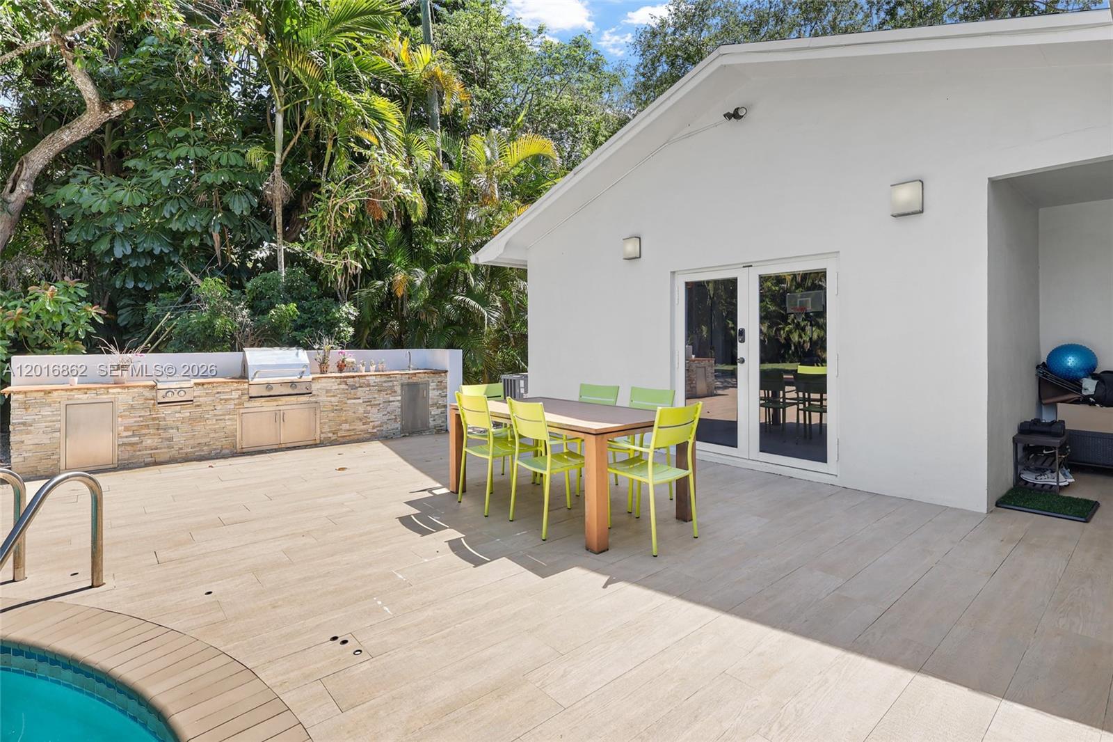 VILLAGE GROVE - Residential