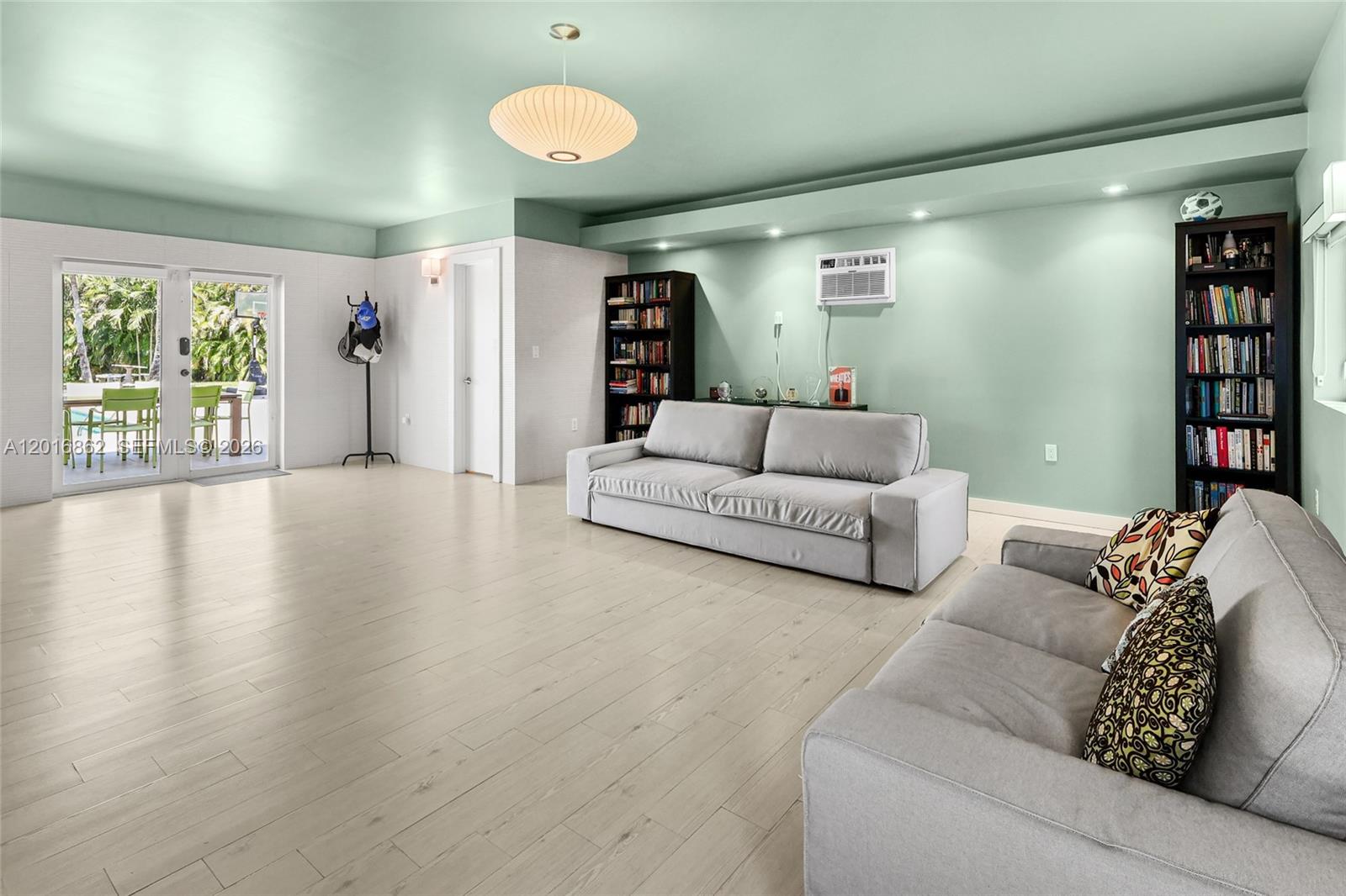 VILLAGE GROVE - Residential