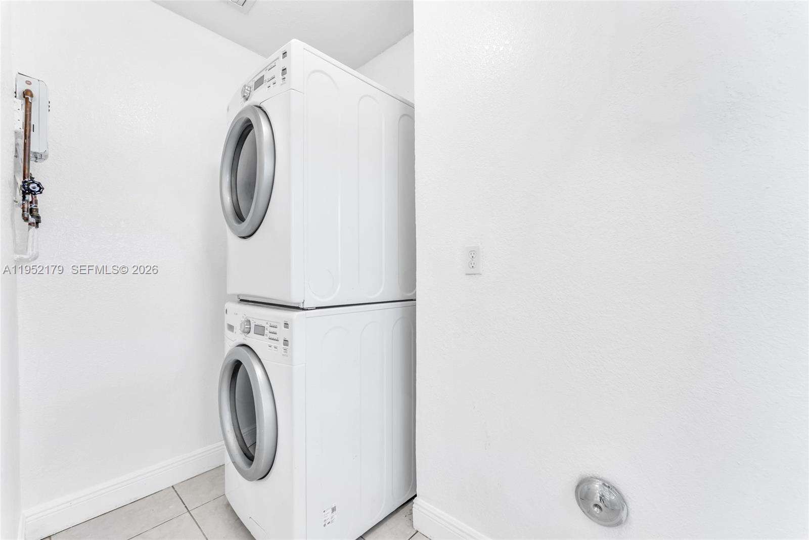 FLEETWOOD GARDENS SEC 1 - Residential Lease