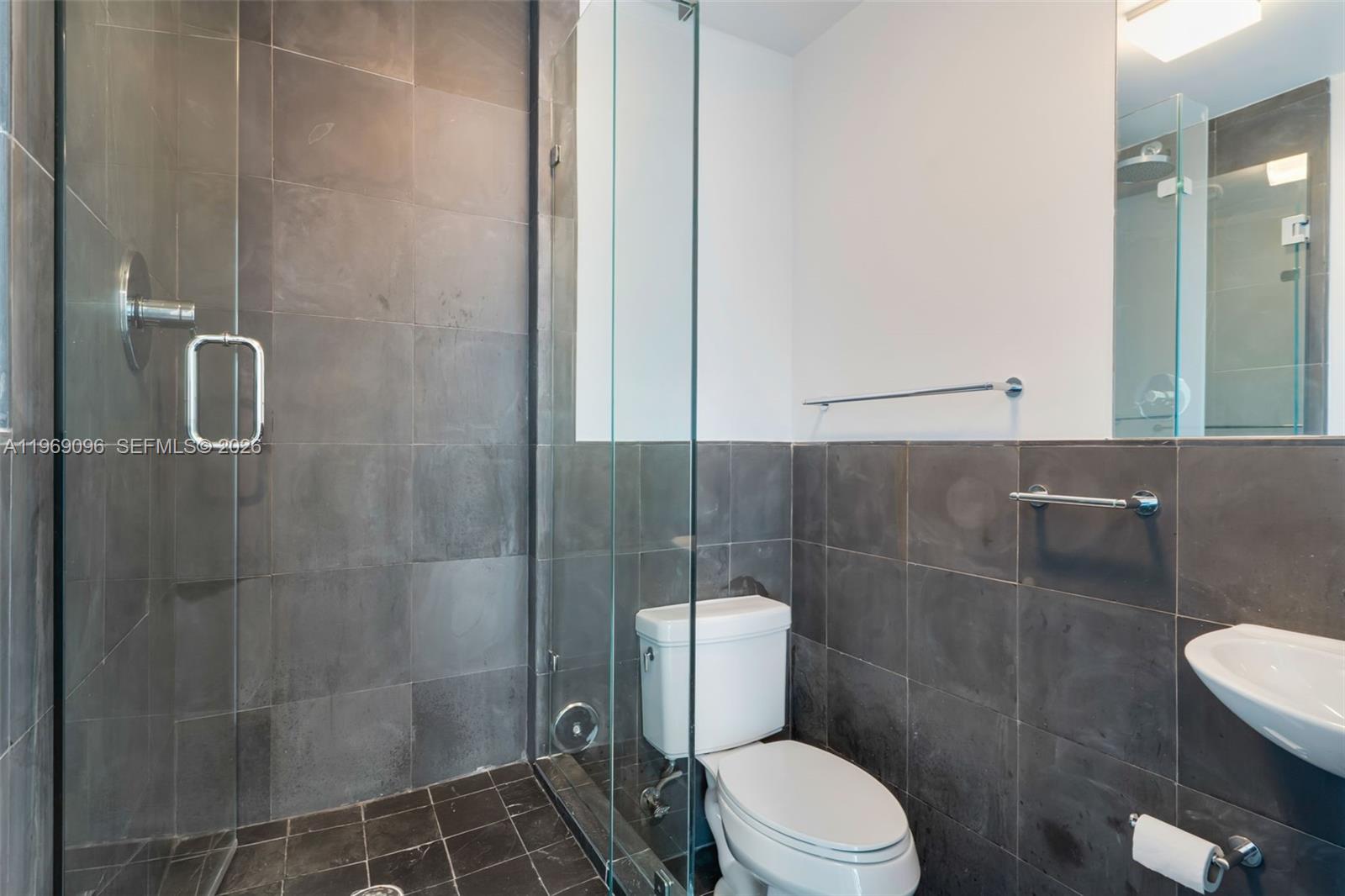 900 BISCAYNE BAY CONDO - Residential Lease