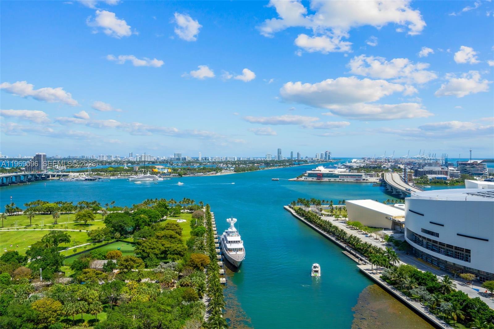 900 BISCAYNE BAY CONDO - Residential Lease