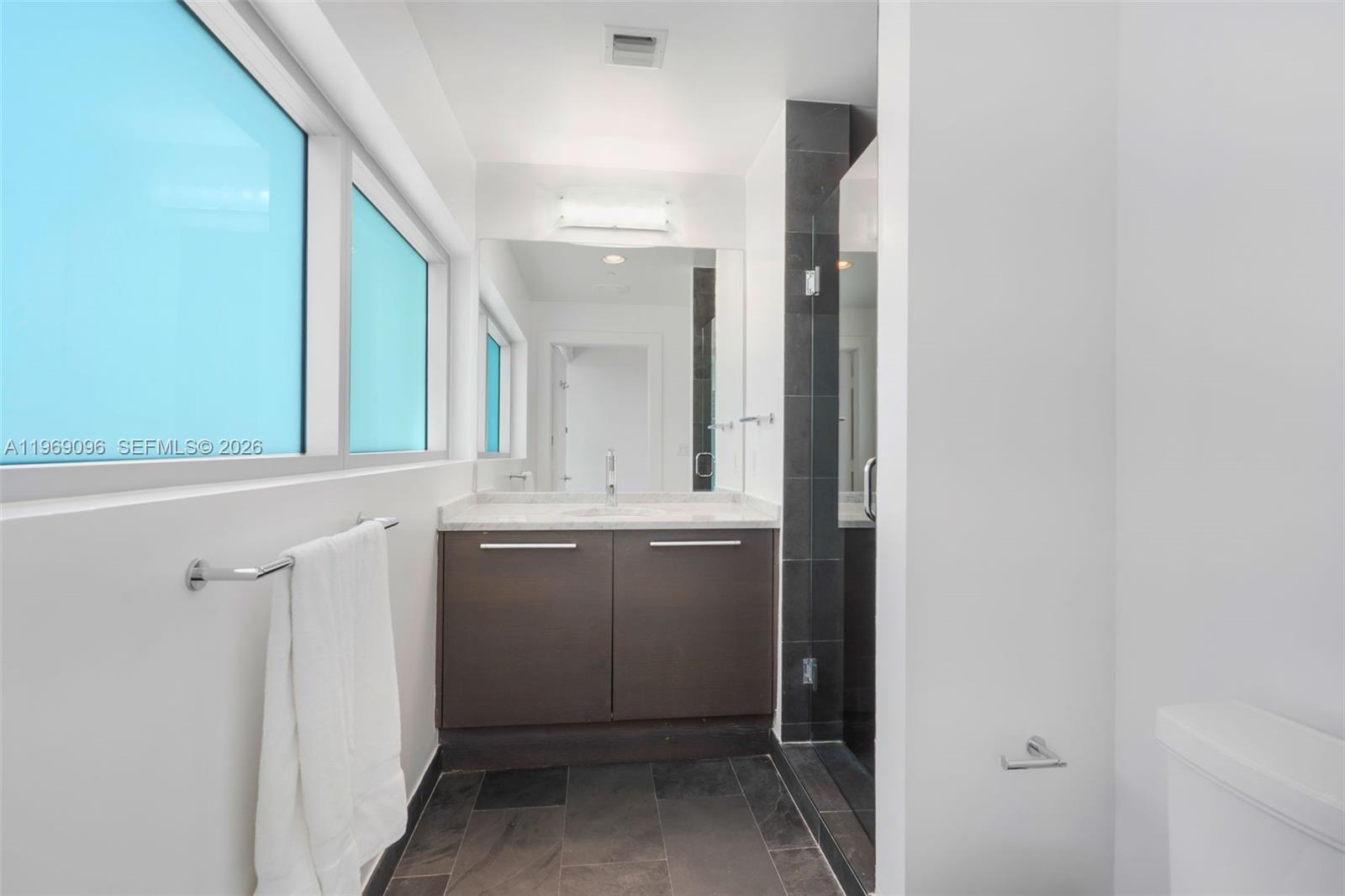 900 BISCAYNE BAY CONDO - Residential Lease