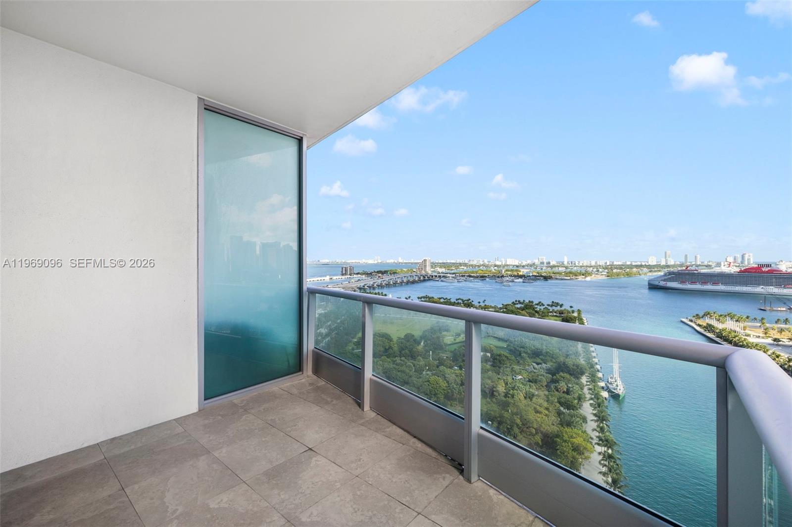 900 BISCAYNE BAY CONDO - Residential Lease