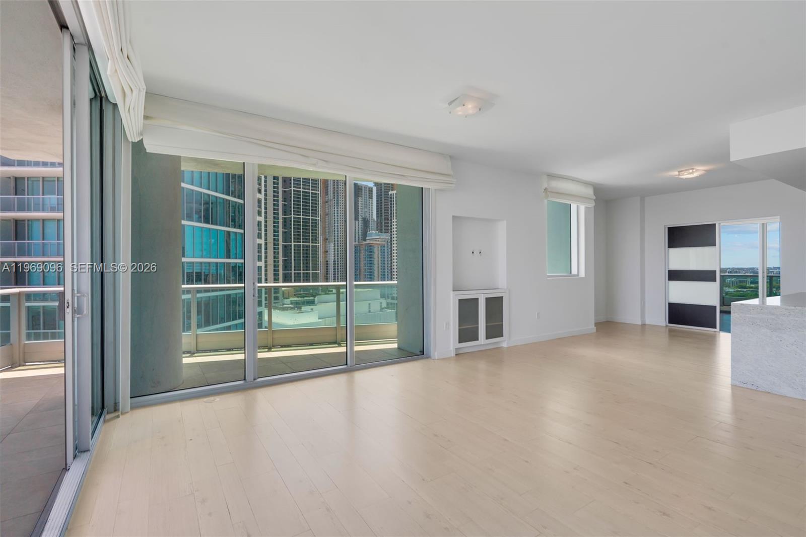 900 BISCAYNE BAY CONDO - Residential Lease