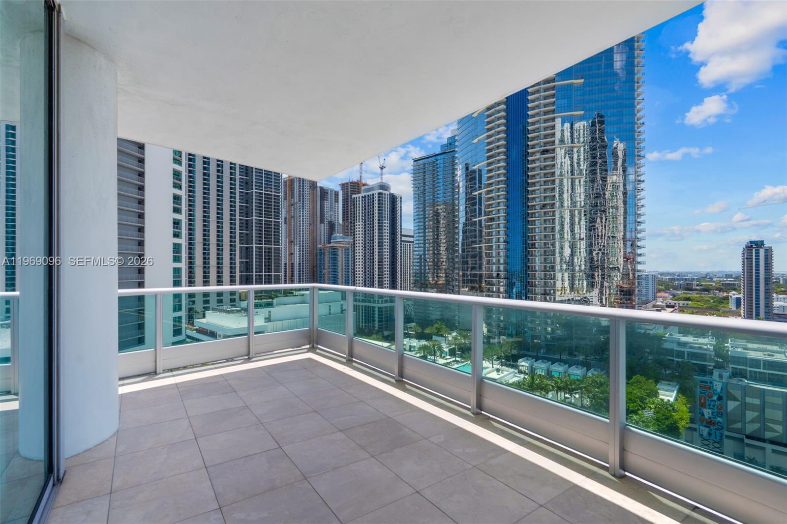 900 BISCAYNE BAY CONDO - Residential Lease