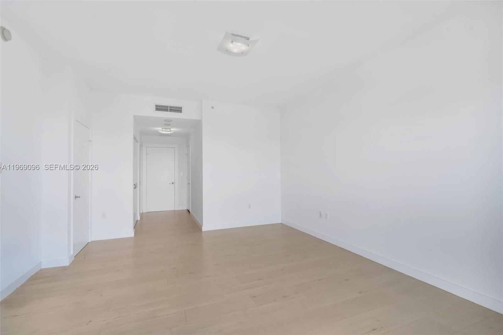 900 BISCAYNE BAY CONDO - Residential Lease