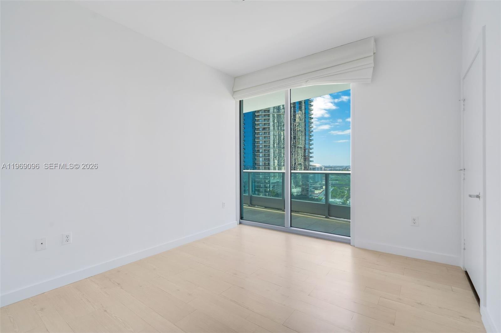 900 BISCAYNE BAY CONDO - Residential Lease