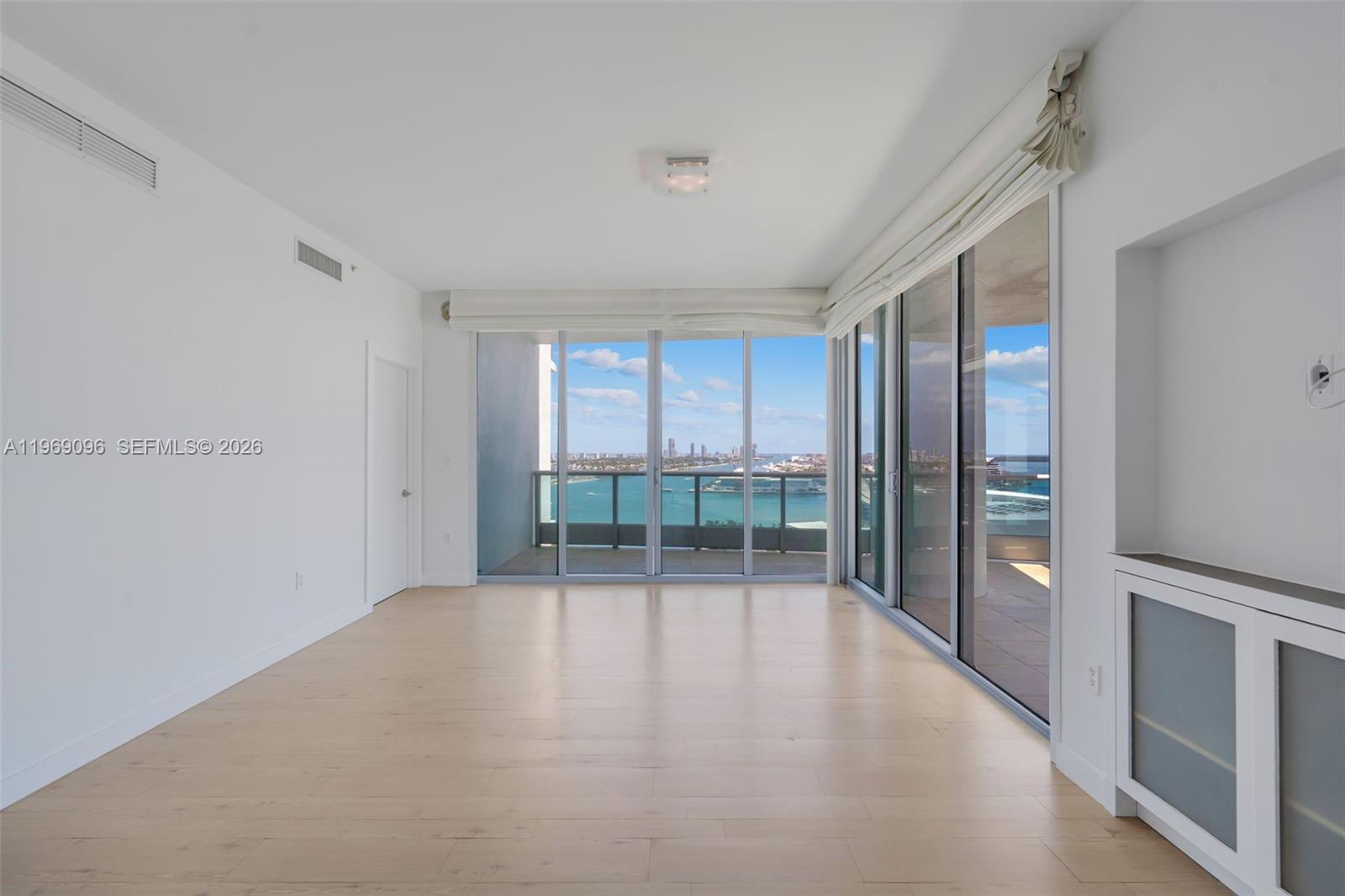 900 BISCAYNE BAY CONDO - Residential Lease