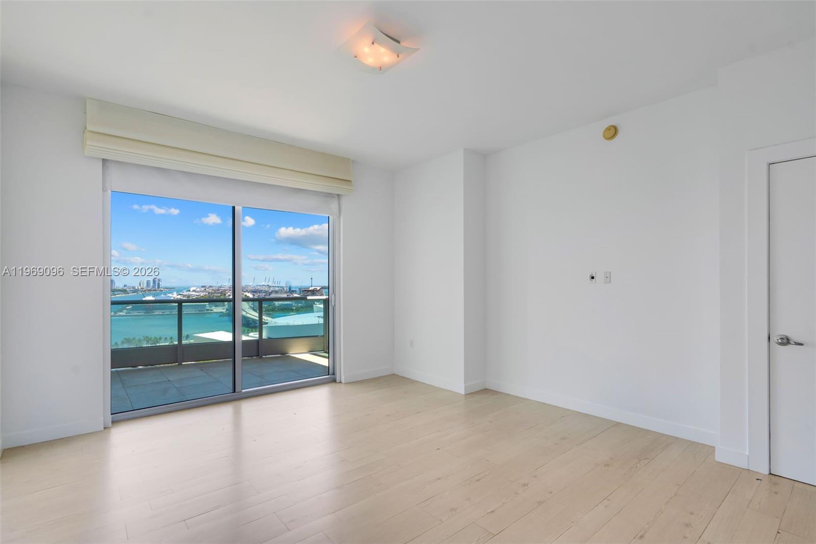 900 BISCAYNE BAY CONDO - Residential Lease