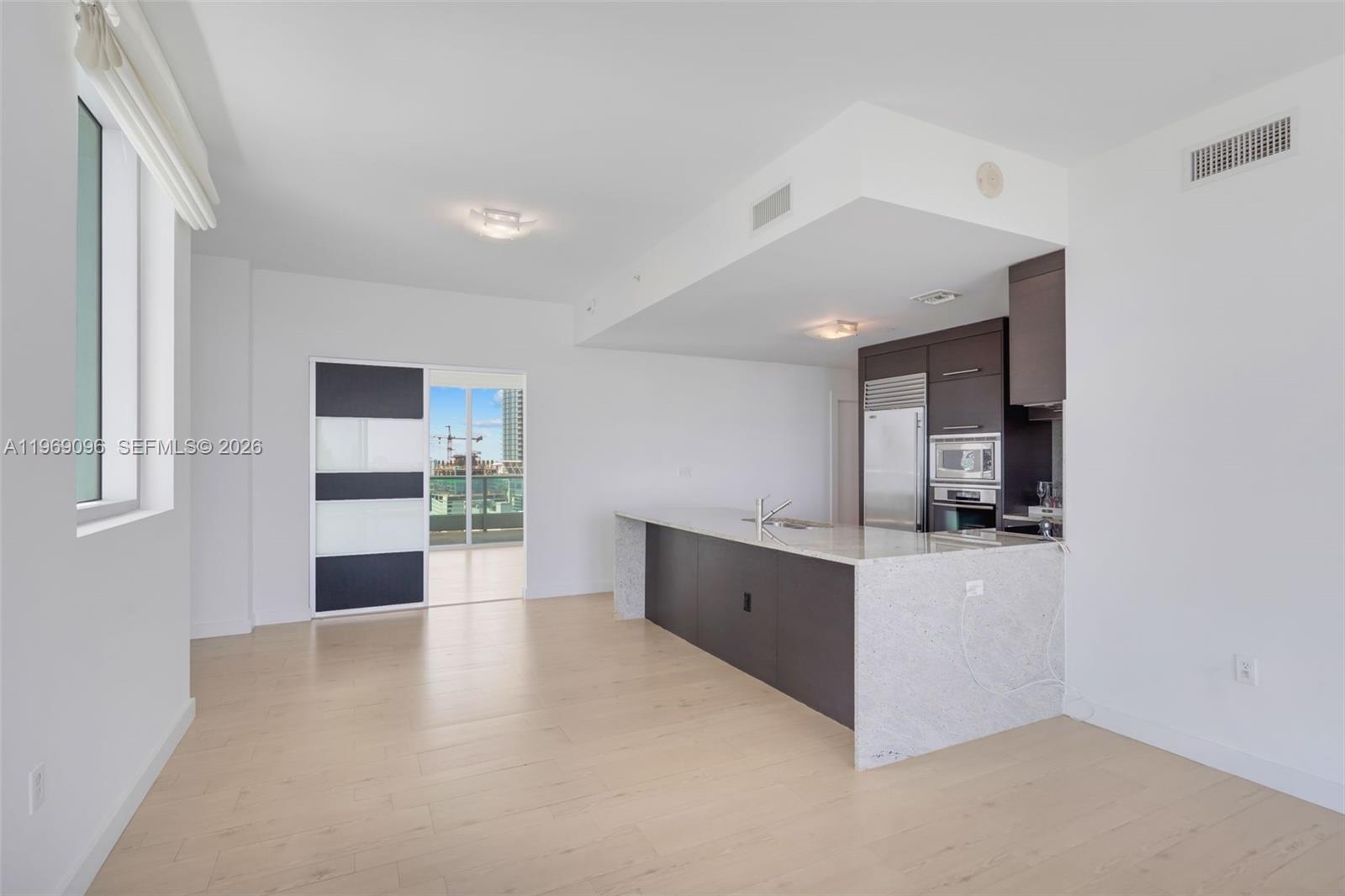 900 BISCAYNE BAY CONDO - Residential Lease