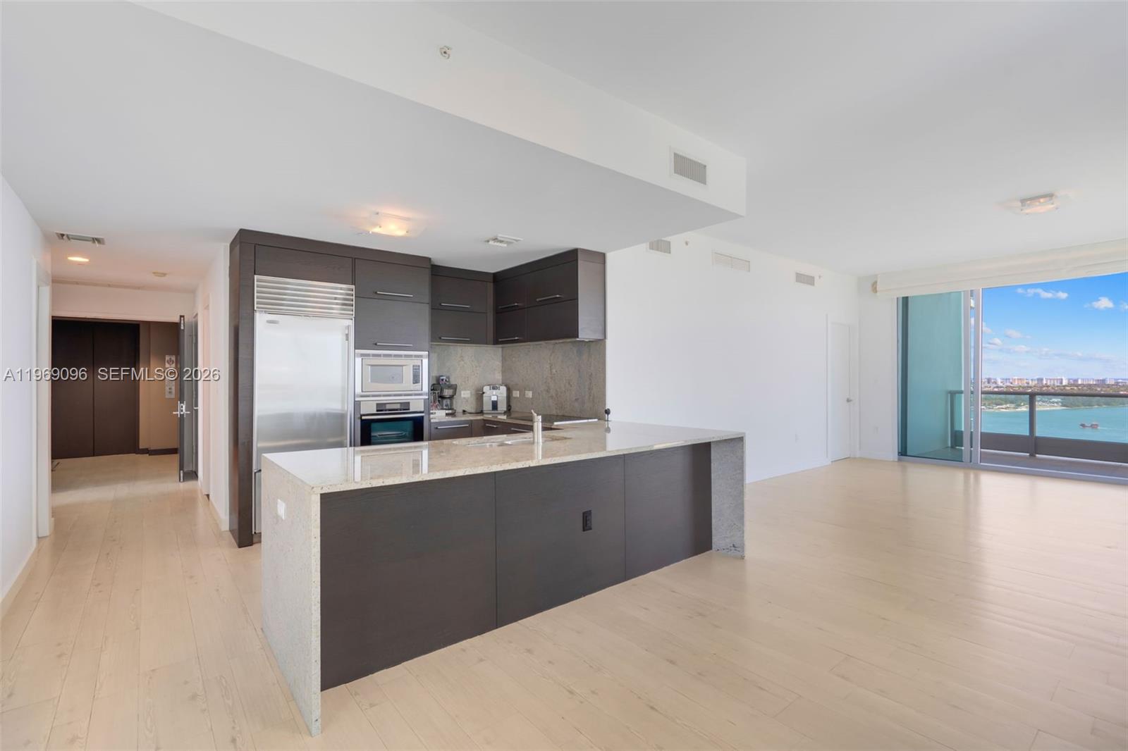 900 BISCAYNE BAY CONDO - Residential Lease