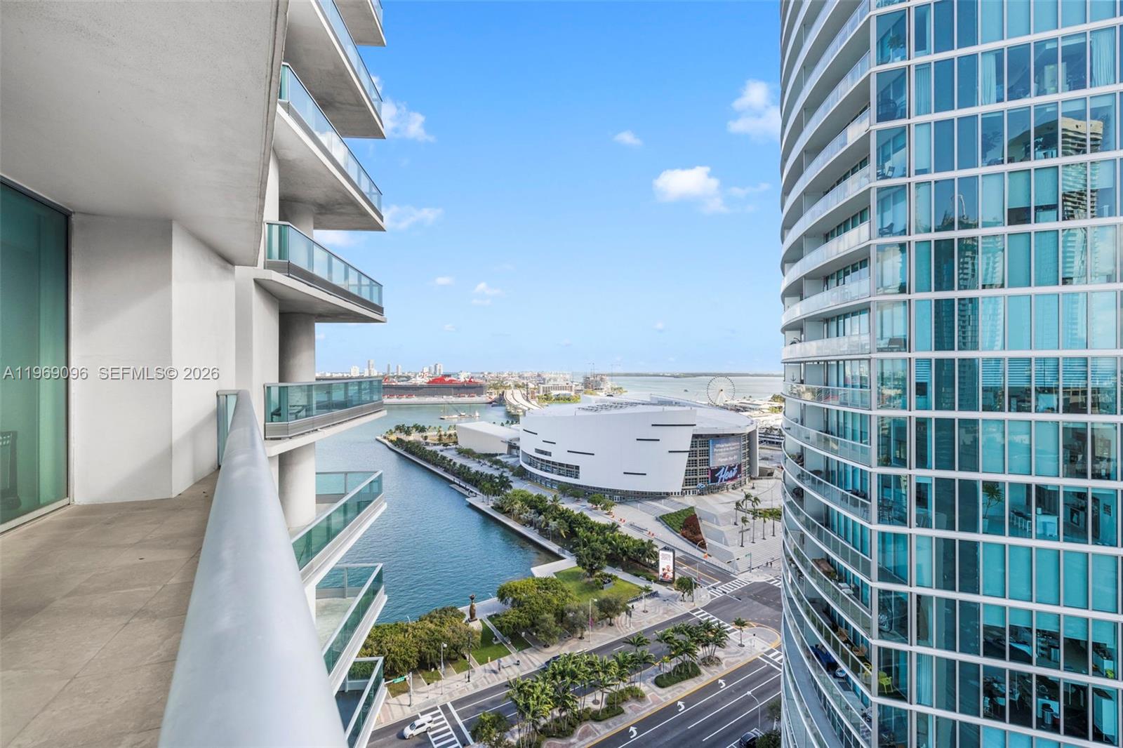 900 BISCAYNE BAY CONDO - Residential Lease