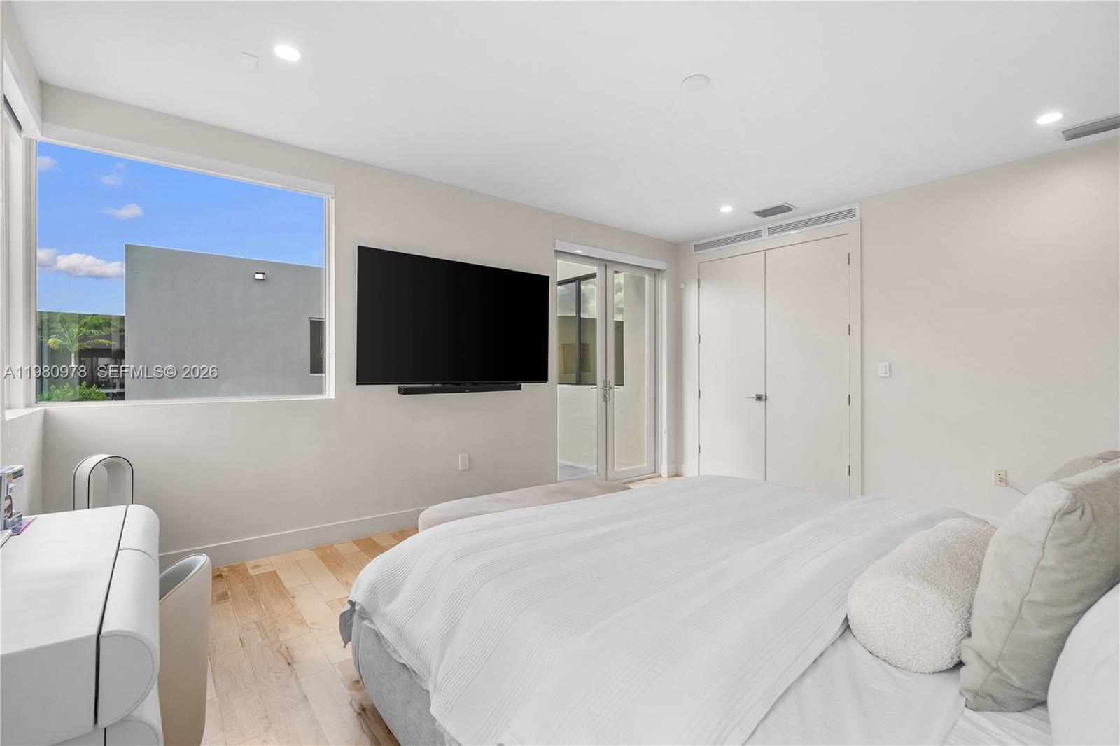 DORAL COMMONS RESIDENTIAL - Residential