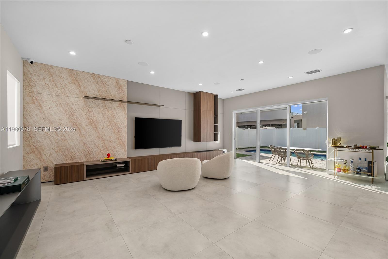 DORAL COMMONS RESIDENTIAL - Residential