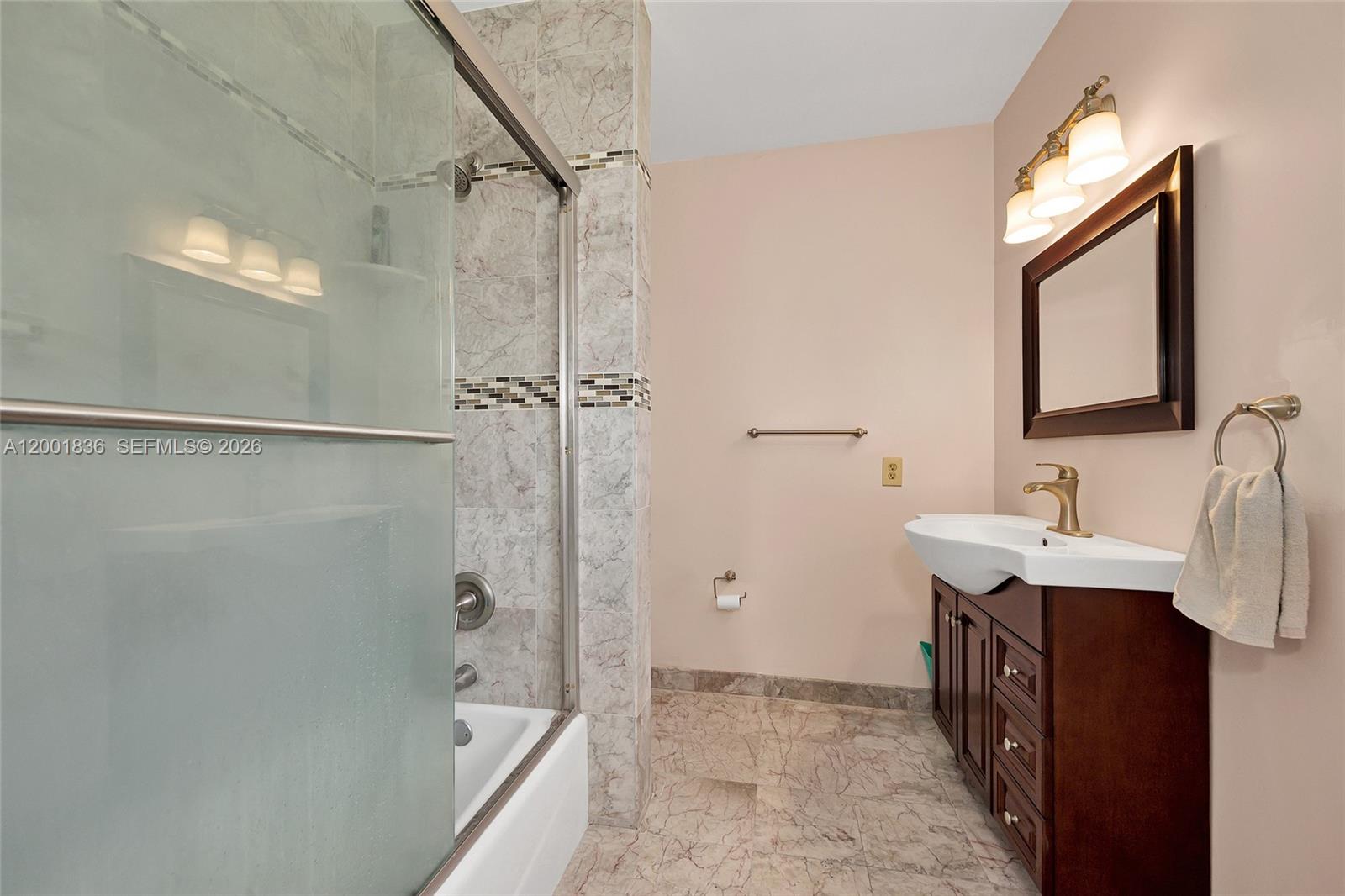 KENDALL HEIGHTS - Residential