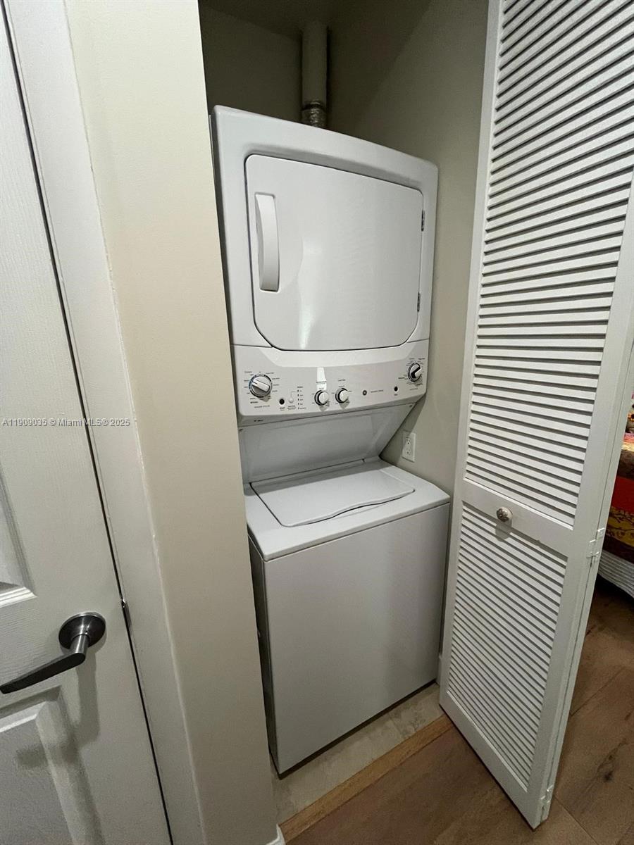 1300 PONCE CONDO - Residential Lease