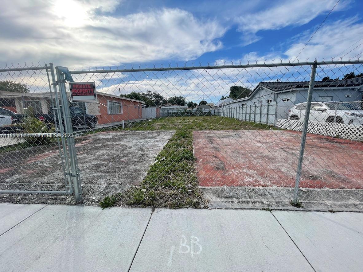 Incredible investment opportunity! Vacant lot ready for your dream project. Zoned for single-family, this parcel offers the chance to build a brand-new home in a highly desirable neighborhood. Making this the perfect opportunity for developers, investors, or end-users looking to create and maximize equity. Prime location with easy access to major highways, shopping, dining, and just minutes from Coral Gables, Miami International Airport, and Downtown Miami. Whether you’re planning to build and sell for a great return or design your own residence, this lot offers endless potential.