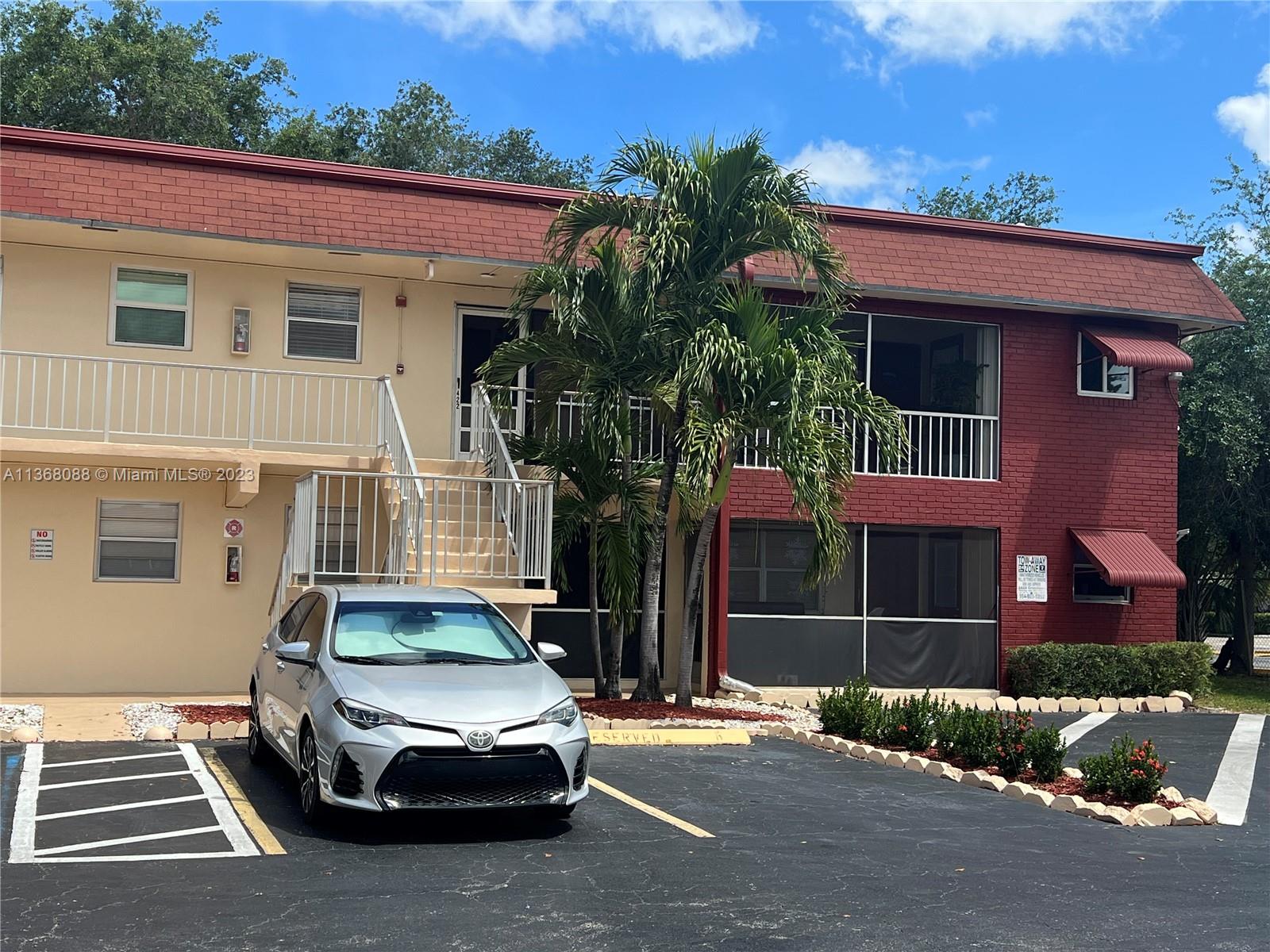 FRESHLY PAINTED CORNER UNIT 2 BED/2 BATH WITH SPACIOUS SCREENED PORCH IN AN EXCELLENT LOCATION OFF UNIVERSITY DR IN PEMBROKE PINES. CLOSE TO SHOPPING MALLS, RESTAURANTS, AND MEMORIAL HOSPITAL. NICE FLOOR PLAN. ALSO A GREAT INVESTMENT OPPORTUNITY CAN RENT IMMEDIATELY OR A PLACE TO CALL HOME IN A SAFE COMMUNITY. DONT MISS IT !!