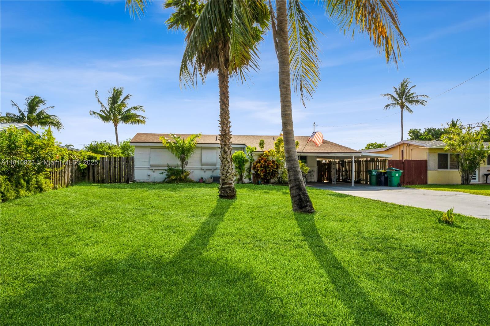 4697 Sw 35th Ave, Dania Beach, Miami-Dade County, Florida - 3 Bedrooms  
3 Bathrooms - 