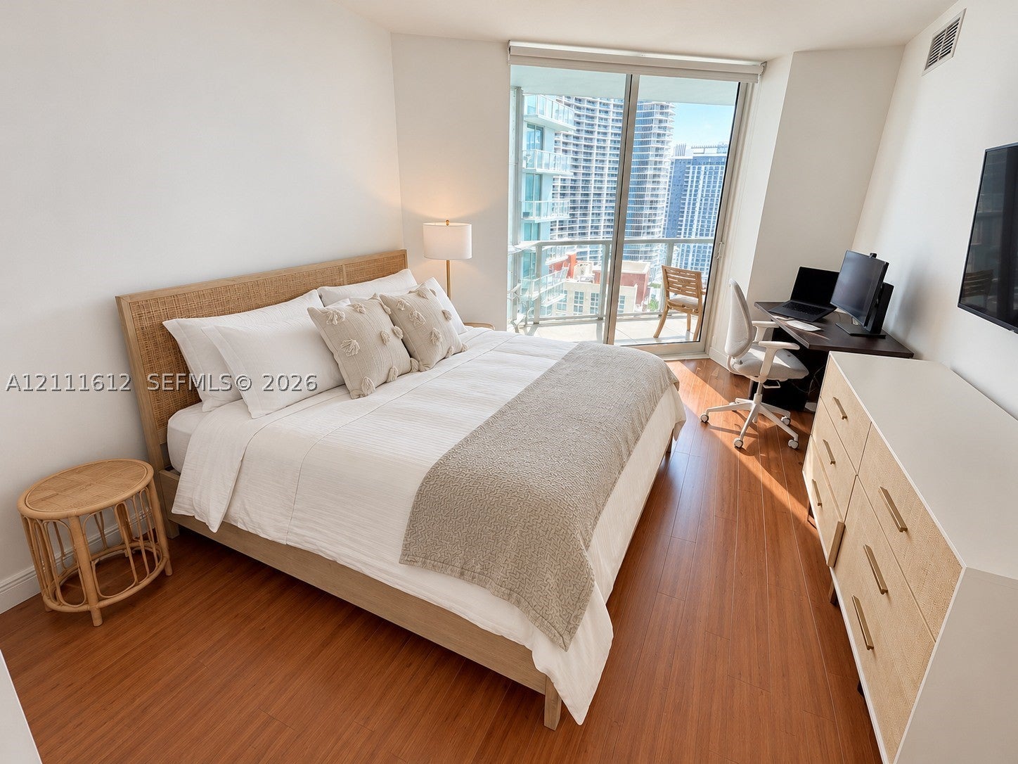 1900 N Bayshore Dr 2108