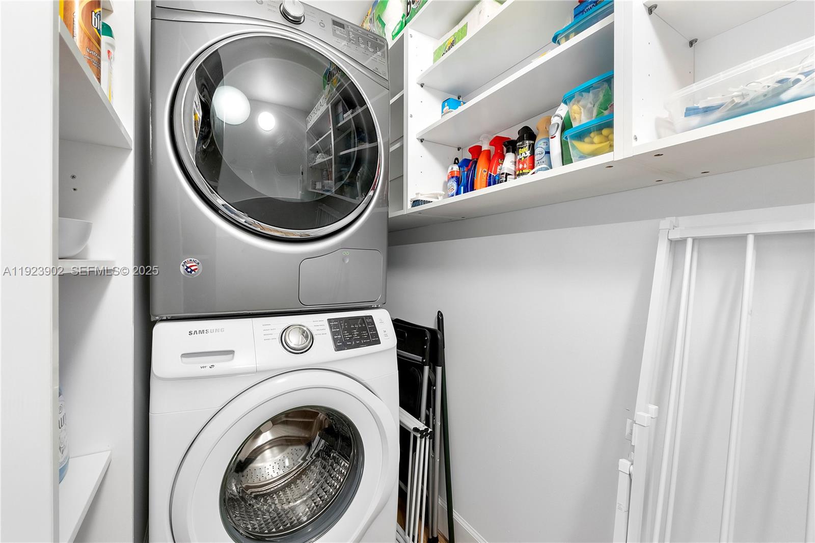 TOWER 1800 CONDO - Residential