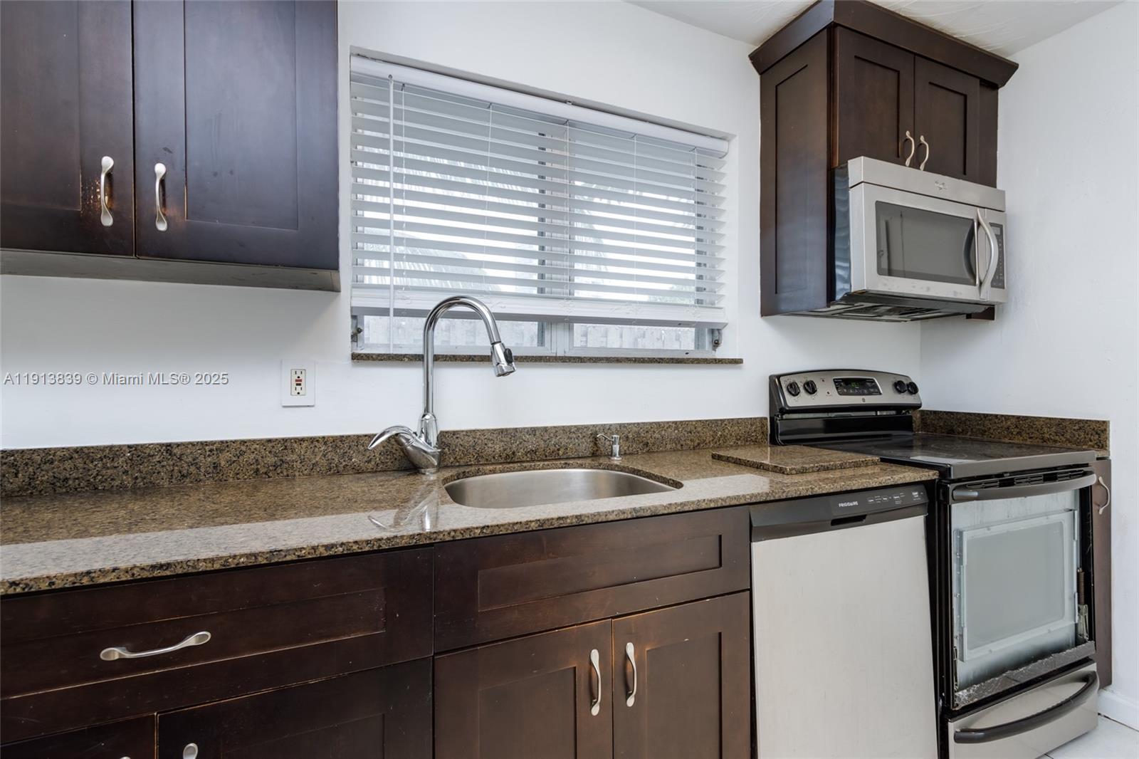 LAUDERDALE BEACH EXT UNIT - Residential Income