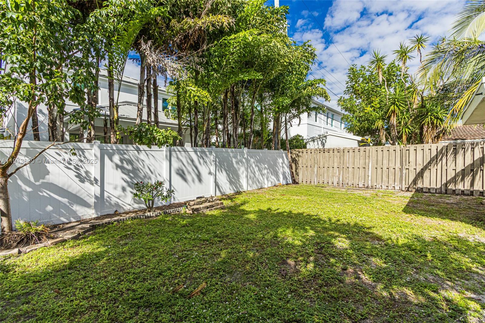 LAUDERDALE BEACH EXT UNIT - Residential Income