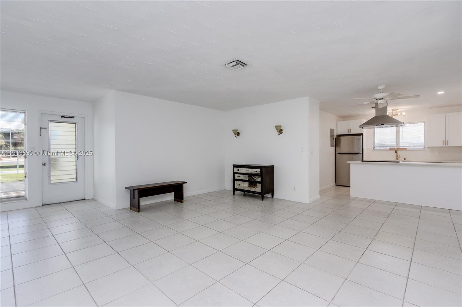 LAUDERDALE BEACH EXT UNIT - Residential Income
