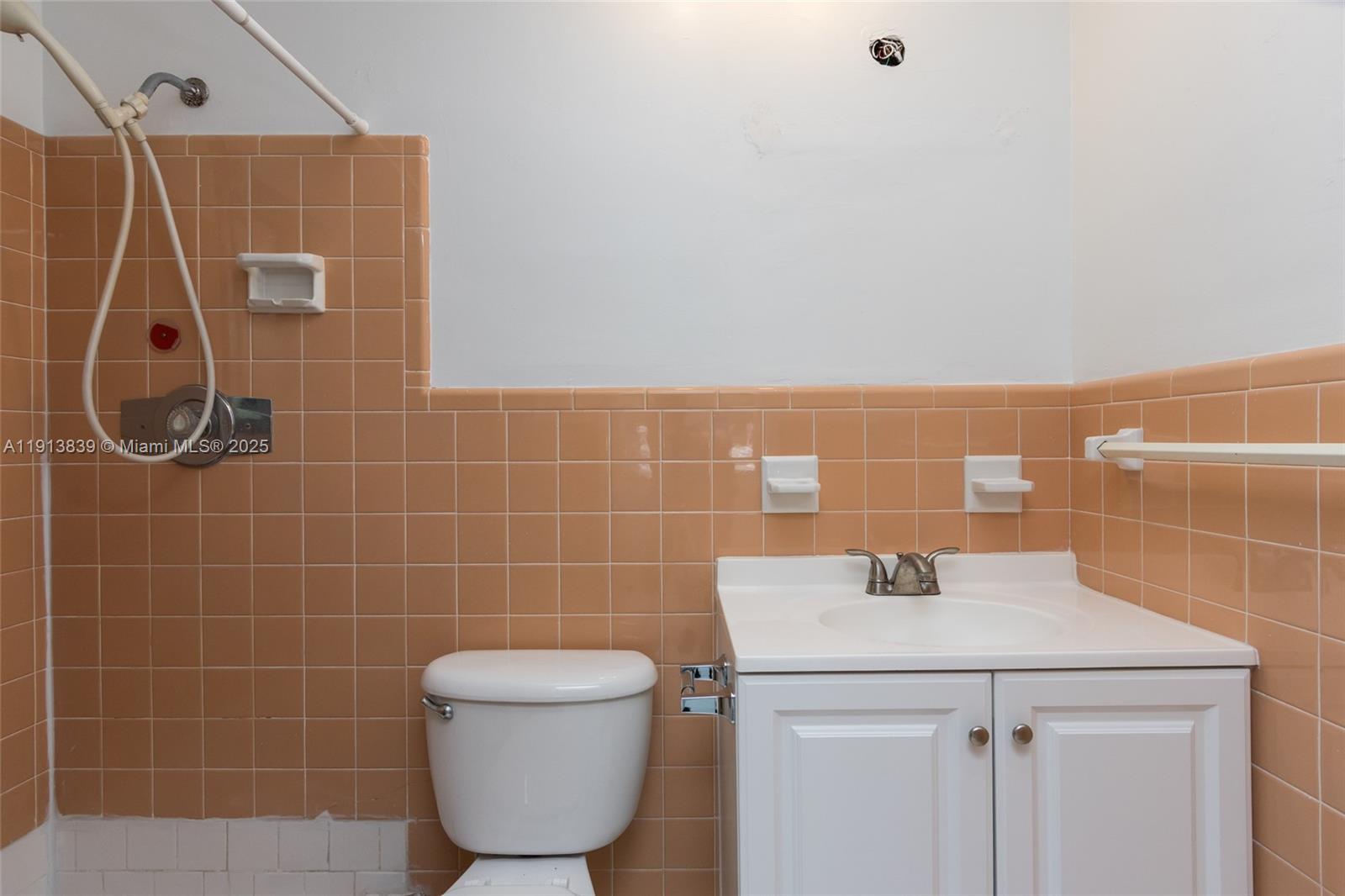 LAUDERDALE BEACH EXT UNIT - Residential Income