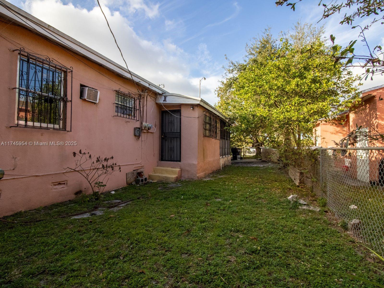 BISCAYNE VILLAGE HEIGHTS - Residential