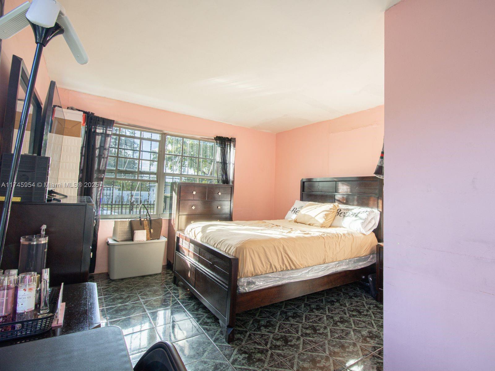 BISCAYNE VILLAGE HEIGHTS - Residential