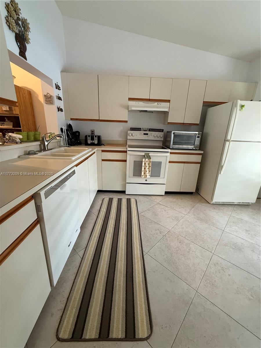 LUCERNE PARK CONDOS 1, 1A - Residential