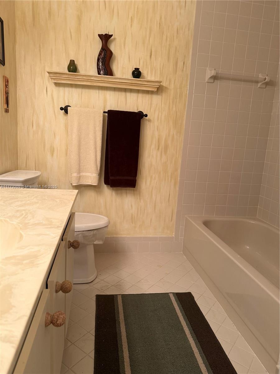 LUCERNE PARK CONDOS 1, 1A - Residential