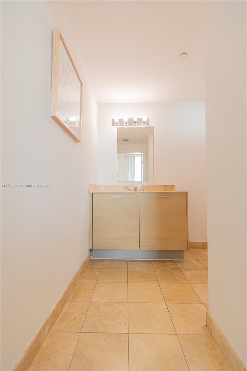 CITY 24 CONDO - Residential