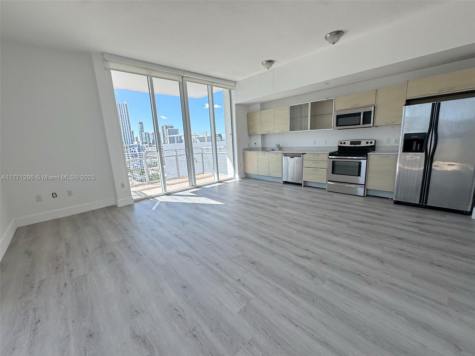 CITY 24 CONDO - Residential