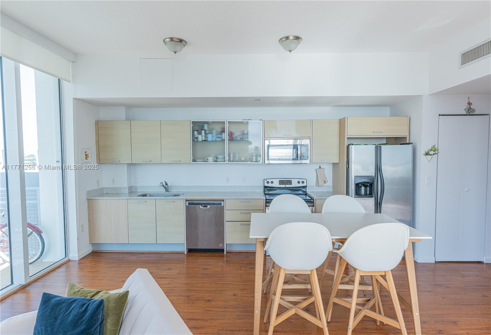 CITY 24 CONDO - Residential