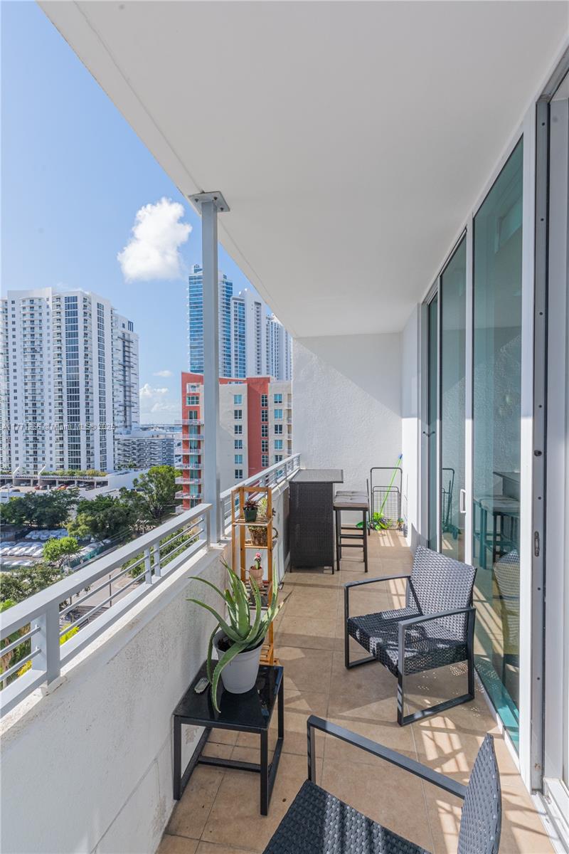 CITY 24 CONDO - Residential