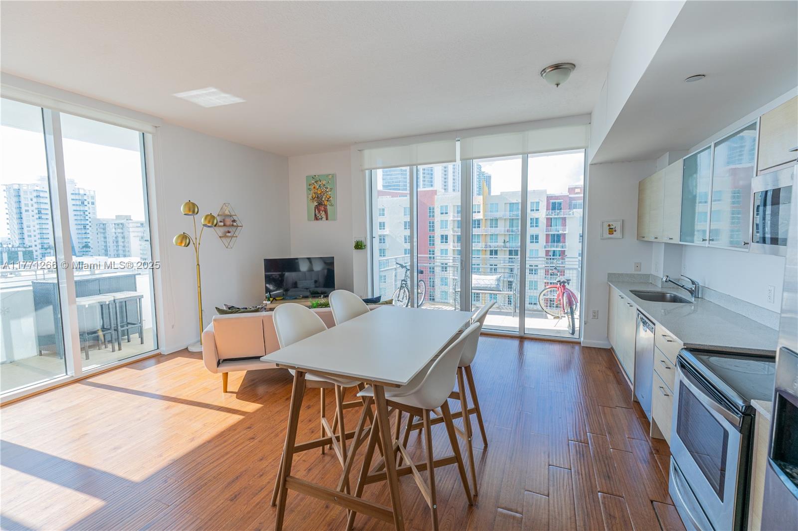 CITY 24 CONDO - Residential