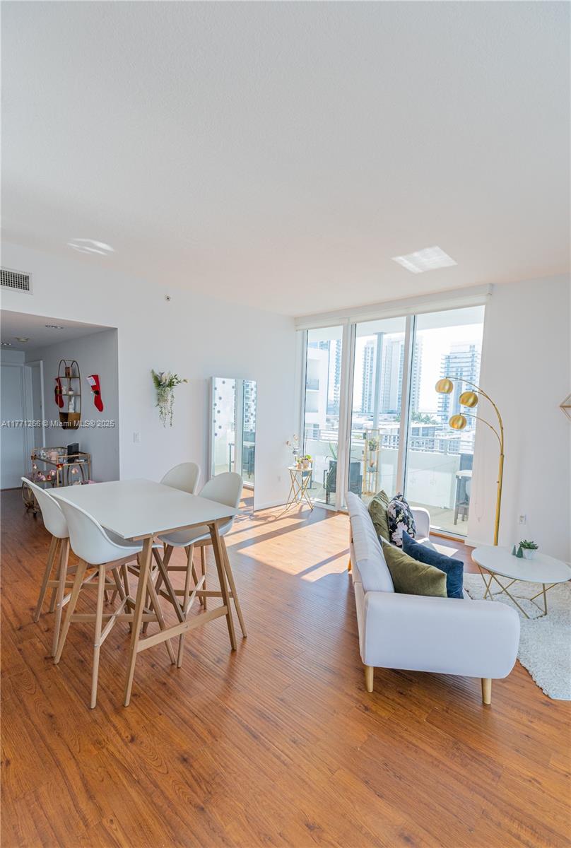 CITY 24 CONDO - Residential