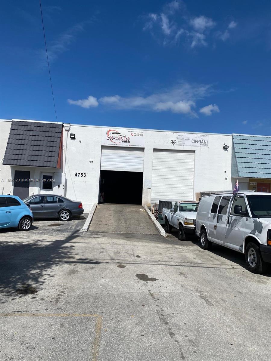 Commercial Property For Sale a fully operational warehouse, located at 4753 NW 72nd Avenue, Miami, Fl 33166. This warehouse has 4212 sqft of space, including offices, 2 bathrooms, loading and unloading ramp, High dock, Currently owner occupied, perfect fot investors and owners. More details below in the description, don't miss this opportunity!
Kind Regards.