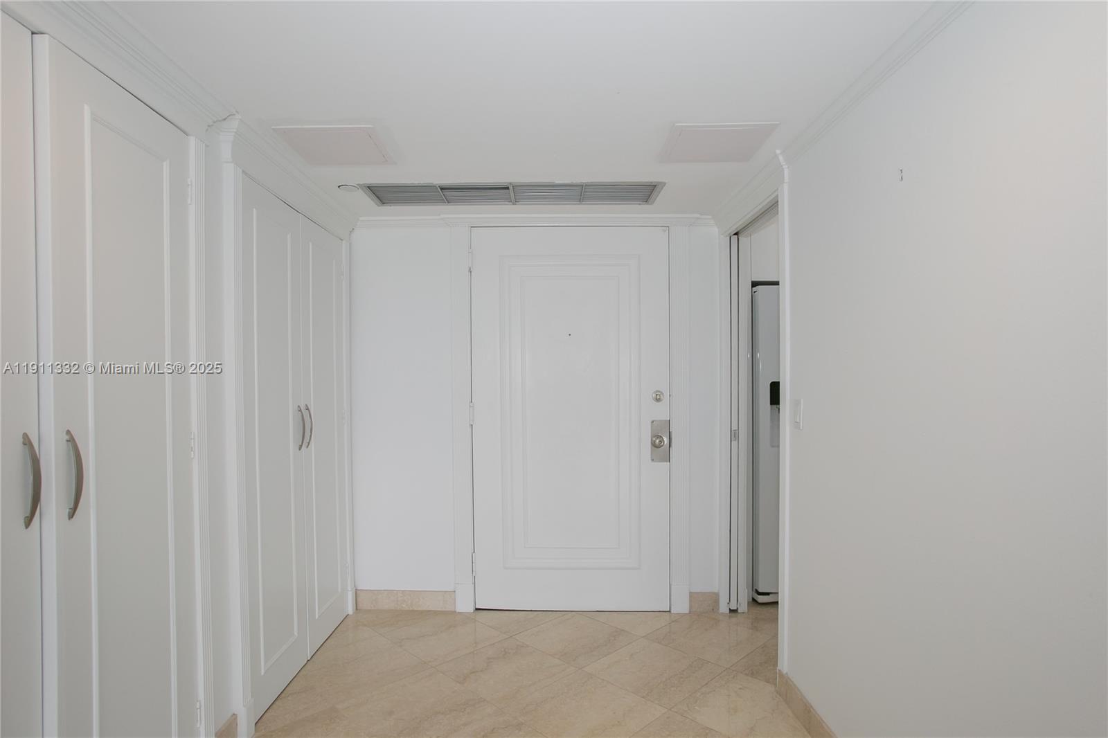 CRICKET CLUB CONDO - Residential