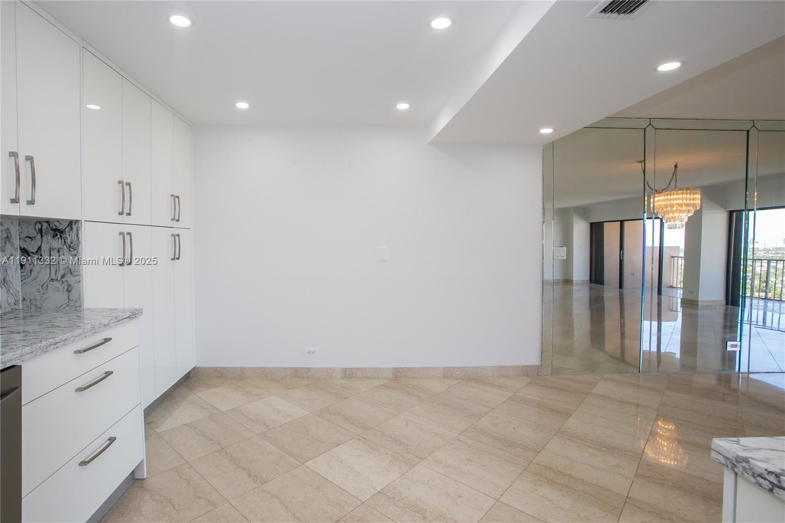 CRICKET CLUB CONDO - Residential