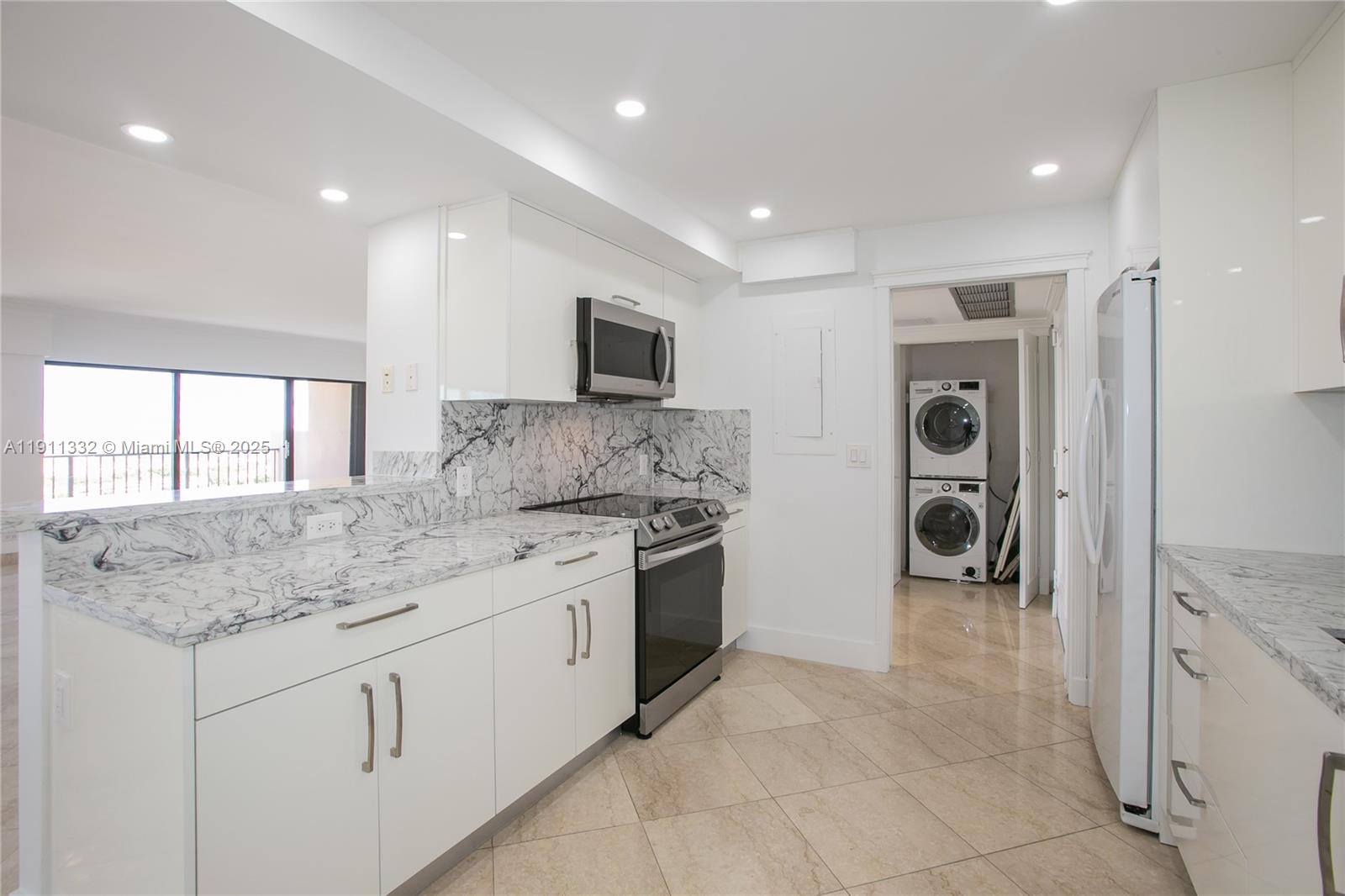 CRICKET CLUB CONDO - Residential