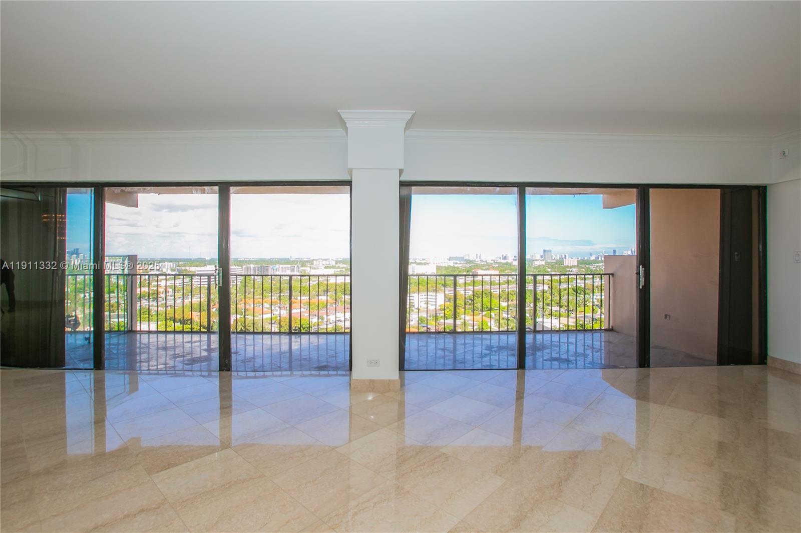 CRICKET CLUB CONDO - Residential