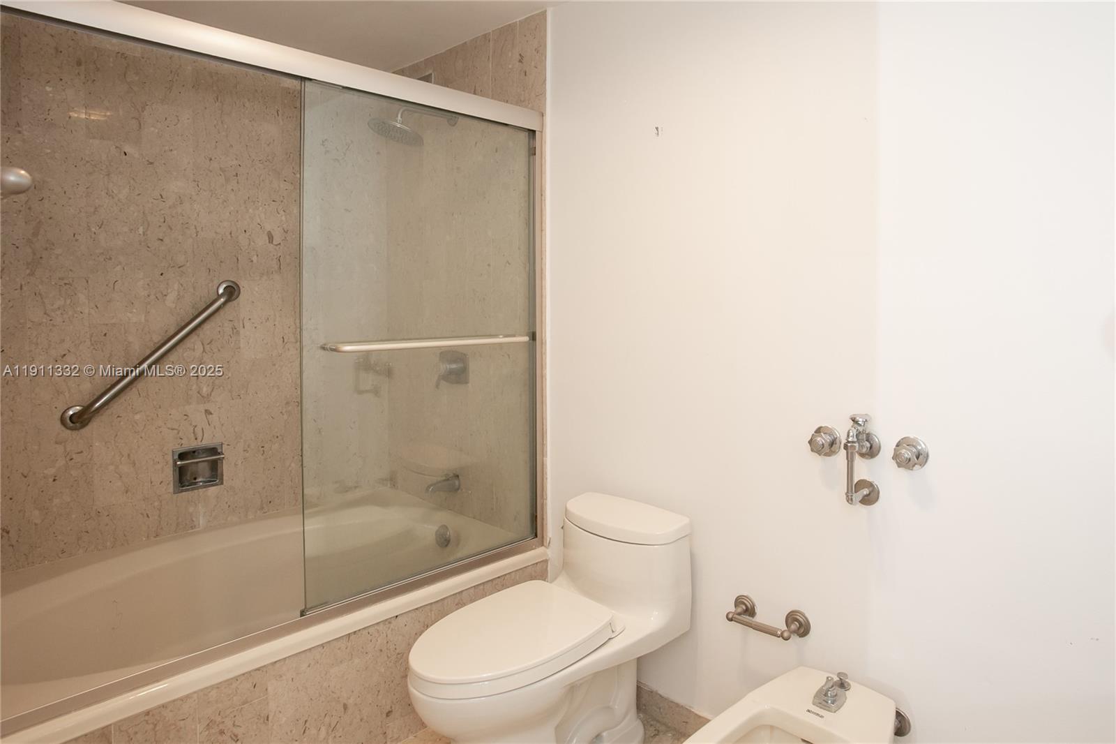 CRICKET CLUB CONDO - Residential