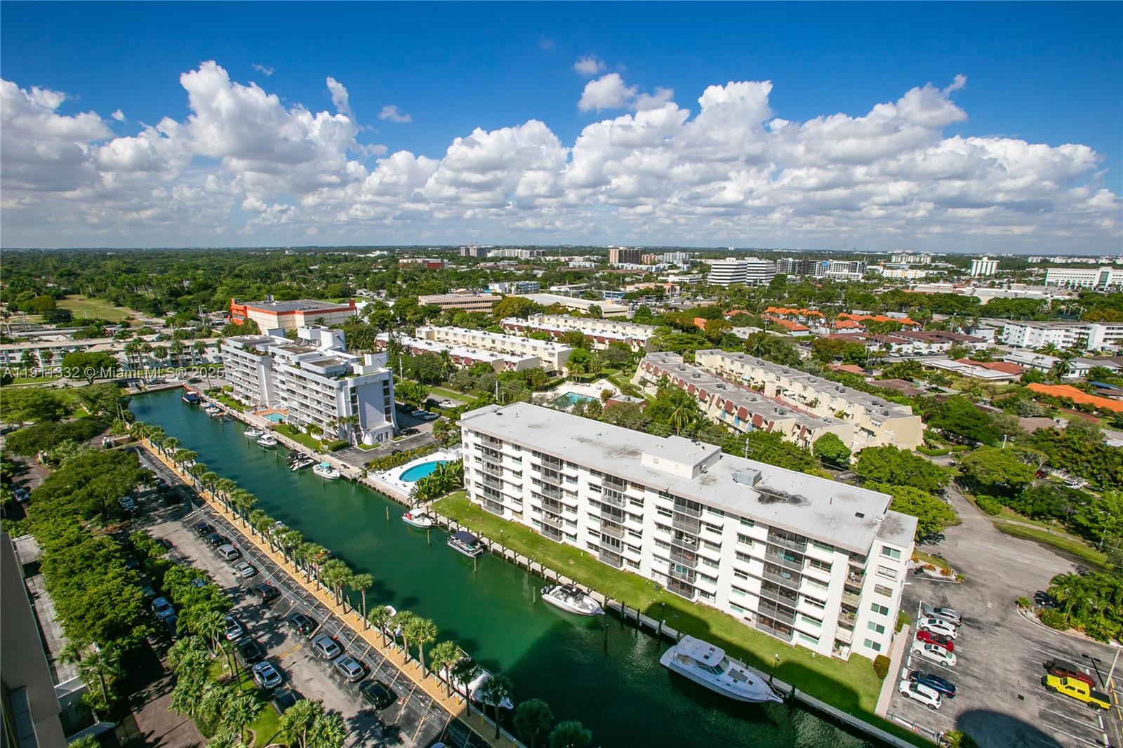 CRICKET CLUB CONDO - Residential