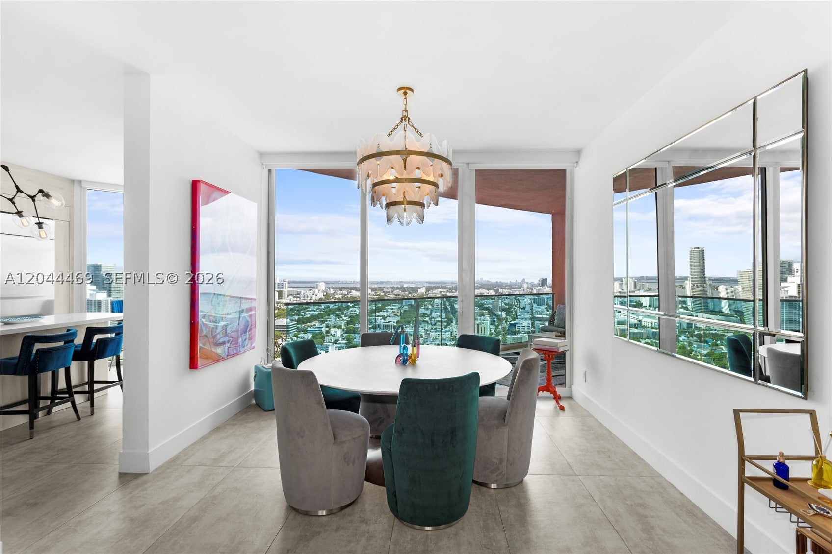 300 S Pointe Dr 3604