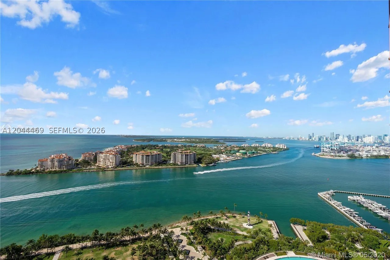 300 S Pointe Dr 3604